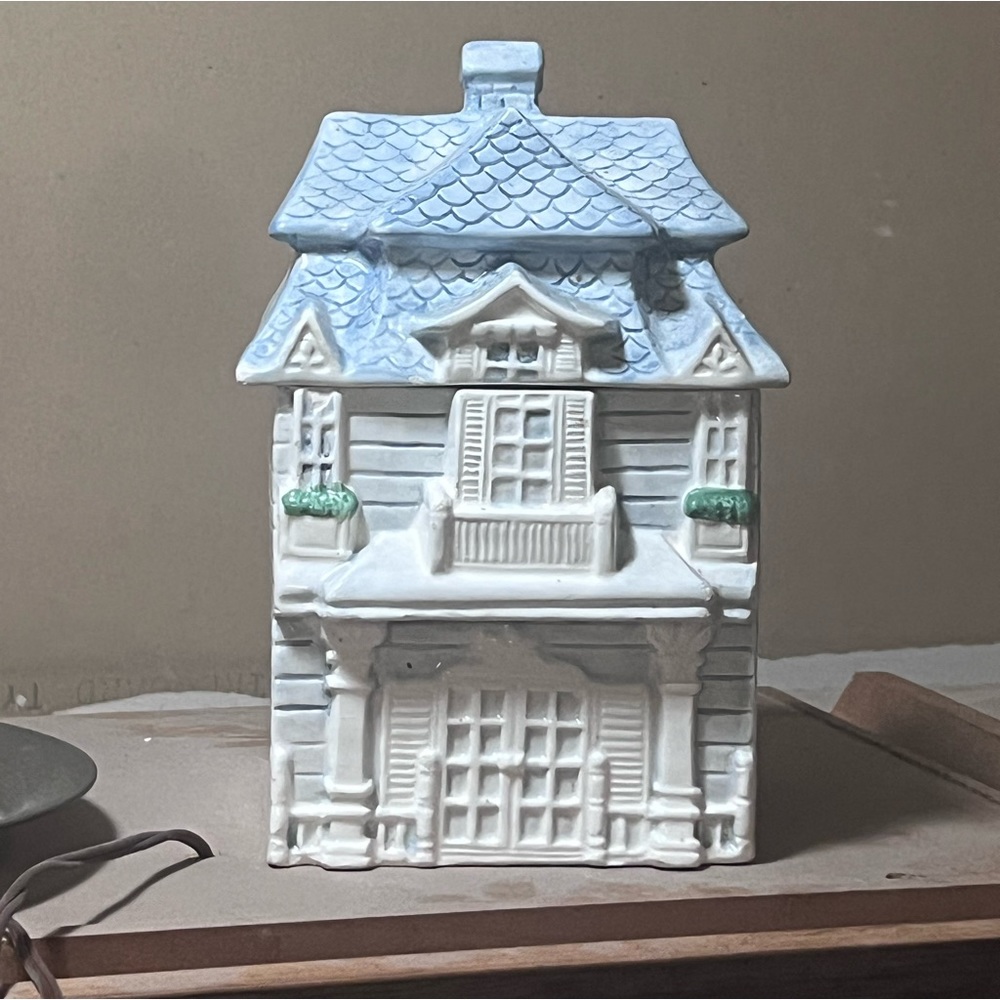 Dollhouse jar